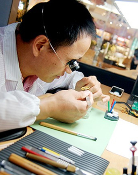 本杰明·托马斯-朝阳区伯爵维修服务制表师